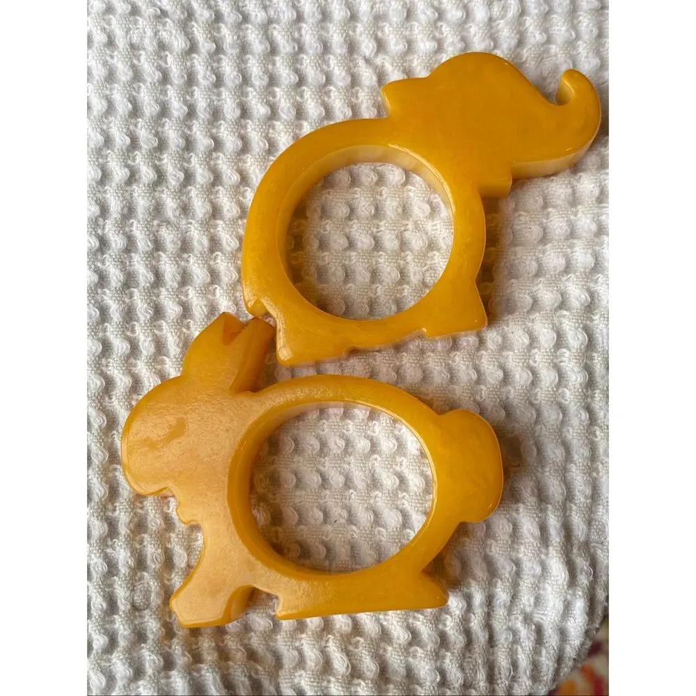 Vintage MCM Bakelite Napkin Ring - Butterscotch Bunny Rabbit Elephant